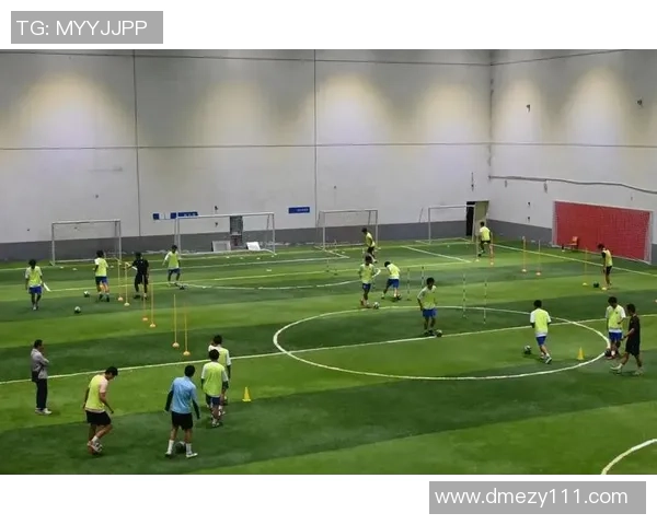 带坤的足球明星如何在绿茵场上书写传奇人生与梦想追逐的故事